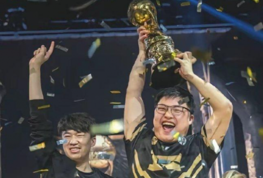 AYX SPORTS-Uzi官方宣布爆冷新规，拜仁引发争议！