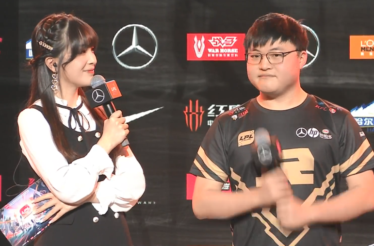 包含JackeyLove重返赛场,晋级下一阶段首场状态出色,瑞士队观众沸腾!全场沸腾不已的词条 包含JackeyLove重返赛场,晋级下一阶段首场状态出色,瑞士队观众沸腾!全场沸腾不已的词条