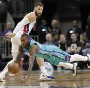 爱游戏体育-底特律活塞迎社区盾关键赛，今晨防线松动，压力陡增，身体对抗强度拉满的简单介绍